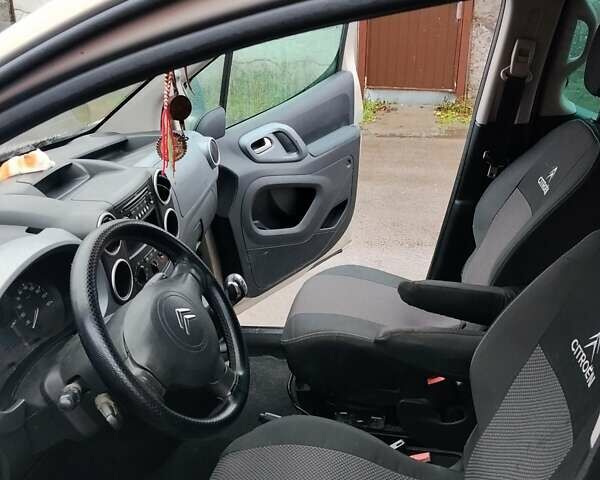 Серый Ситроен Берлинго, объемом двигателя 1.56 л и пробегом 304 тыс. км за 6750 $, фото 15 на Automoto.ua