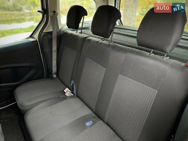 Серый Ситроен Берлинго, объемом двигателя 1.6 л и пробегом 251 тыс. км за 7499 $, фото 50 на Automoto.ua