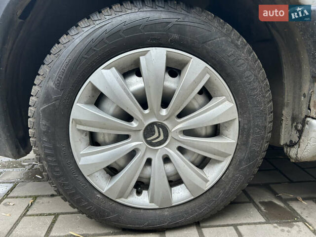 Сірий Сітроен Берлінго, об'ємом двигуна 1.6 л та пробігом 179 тис. км за 2000 $, фото 18 на Automoto.ua