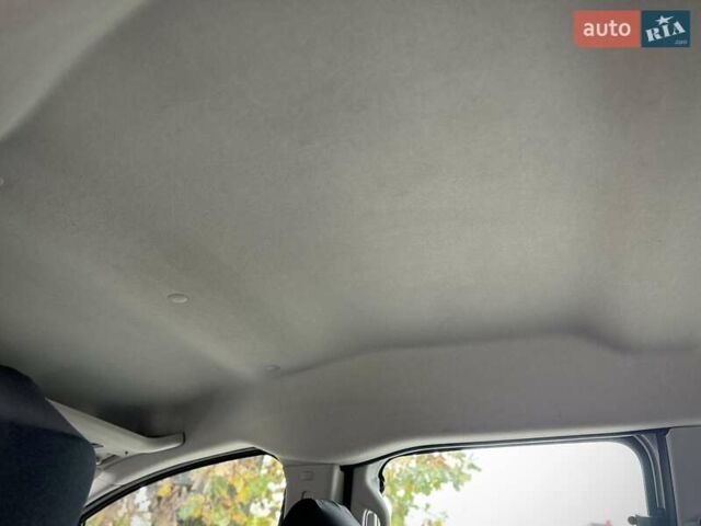 Серый Ситроен Берлинго, объемом двигателя 1.6 л и пробегом 251 тыс. км за 7499 $, фото 49 на Automoto.ua