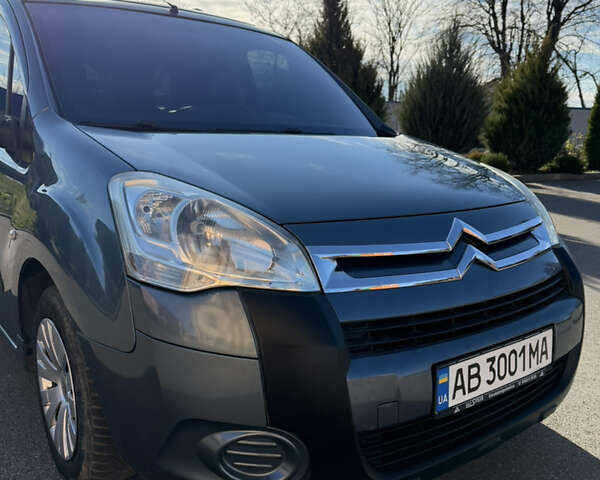 Серый Ситроен Берлинго, объемом двигателя 1.6 л и пробегом 182 тыс. км за 7000 $, фото 2 на Automoto.ua