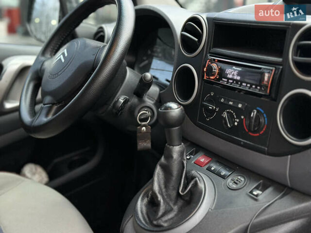 Сірий Сітроен Берлінго, об'ємом двигуна 1.6 л та пробігом 260 тис. км за 4999 $, фото 26 на Automoto.ua