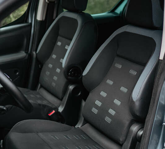 Ситроен Берлинго 2010 в Бурштыне на Automoto.ua Серый Ситроен Берлинго, объемом двигателя 1.6 л и пробегом 226 тыс. км за 7200 $, фото 27 на Automoto.ua