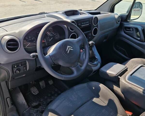 Сітроен Берлінго 2010 у Чернівцях на Automoto.ua Сірий Сітроен Берлінго, об'ємом двигуна 1.56 л та пробігом 302 тис. км за 6450 $, фото 6 на Automoto.ua