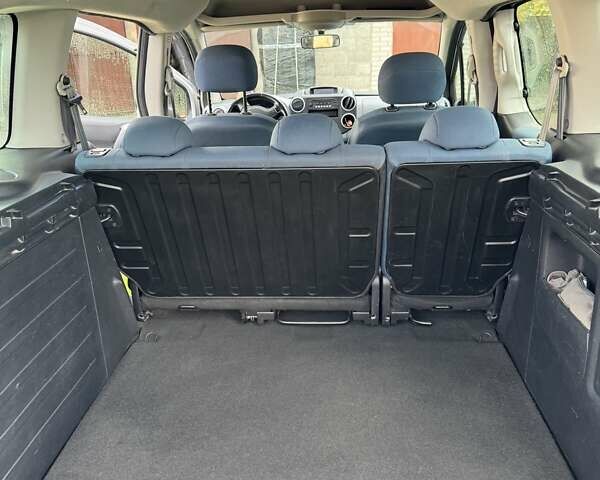 Сітроен Берлінго 2010 у Києві на Automoto.ua Сірий Сітроен Берлінго, об'ємом двигуна 1.6 л та пробігом 212 тис. км за 7099 $, фото 15 на Automoto.ua