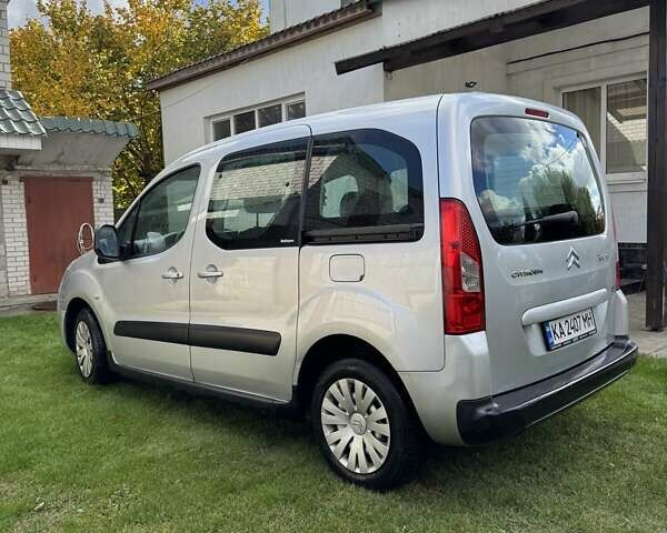 Сітроен Берлінго 2010 у Києві на Automoto.ua Сірий Сітроен Берлінго, об'ємом двигуна 1.6 л та пробігом 212 тис. км за 7099 $, фото 5 на Automoto.ua