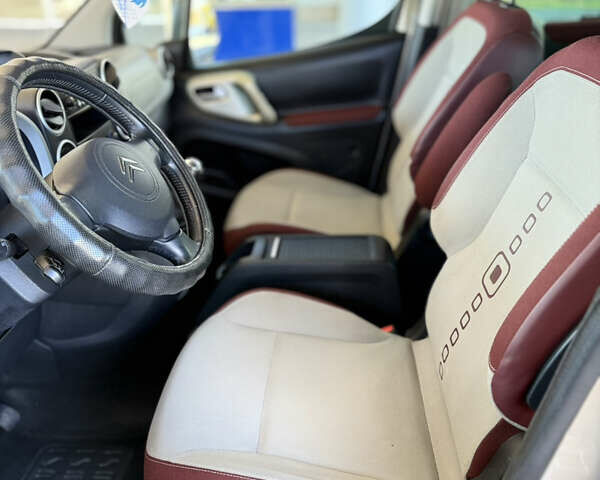 Ситроен Берлинго 2010 в Николаеве на Automoto.ua Серый Ситроен Берлинго, объемом двигателя 1.56 л и пробегом 240 тыс. км за 7999 $, фото 6 на Automoto.ua