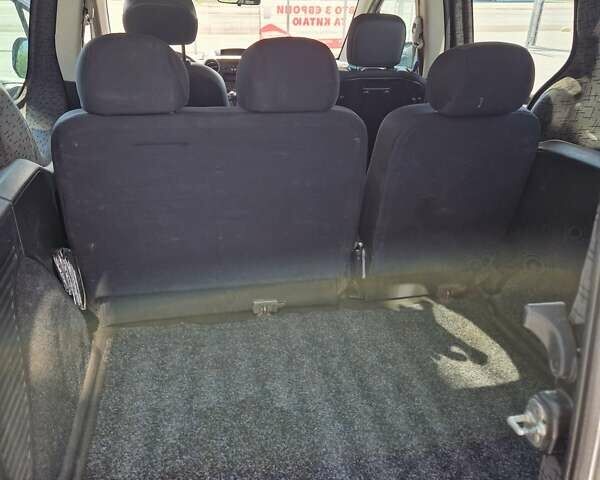 Сітроен Берлінго 2010 у Чернівцях на Automoto.ua Сірий Сітроен Берлінго, об'ємом двигуна 1.56 л та пробігом 302 тис. км за 6450 $, фото 7 на Automoto.ua