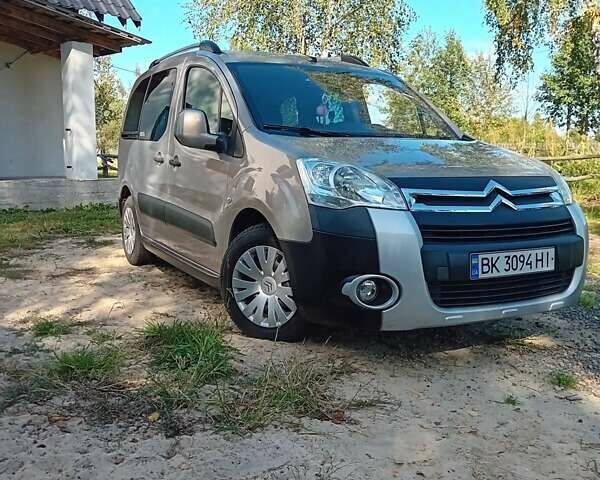 Серый Ситроен Берлинго, объемом двигателя 1.6 л и пробегом 222 тыс. км за 6700 $, фото 7 на Automoto.ua