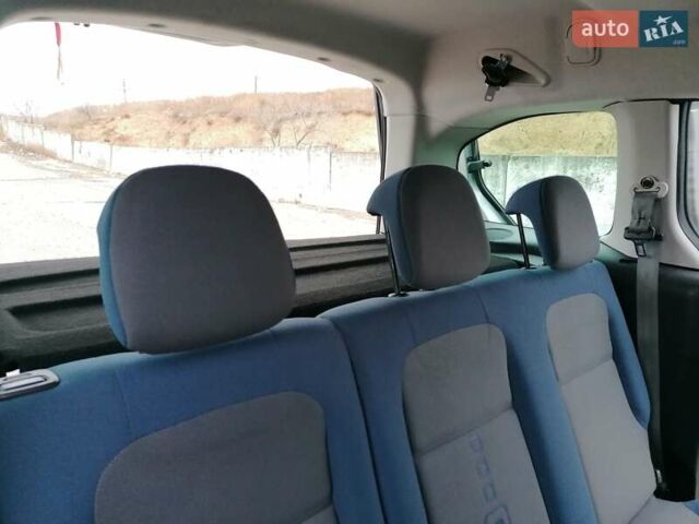 Серый Ситроен Берлинго, объемом двигателя 1.6 л и пробегом 265 тыс. км за 8000 $, фото 11 на Automoto.ua