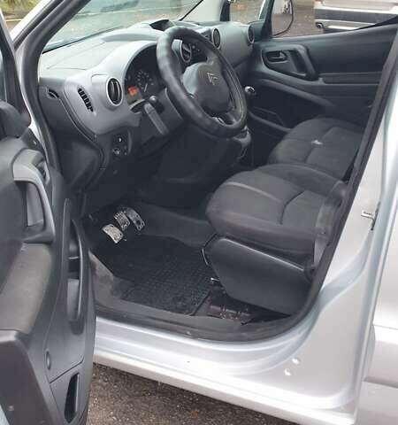 Сірий Сітроен Берлінго, об'ємом двигуна 1.56 л та пробігом 323 тис. км за 5600 $, фото 6 на Automoto.ua