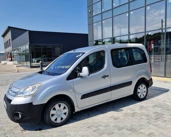 Сітроен Берлінго 2010 у Чернівцях на Automoto.ua Сірий Сітроен Берлінго, об'ємом двигуна 1.56 л та пробігом 302 тис. км за 6450 $, фото 1 на Automoto.ua