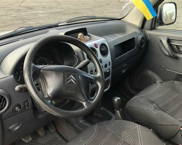 Сірий Сітроен Берлінго, об'ємом двигуна 1.6 л та пробігом 335 тис. км за 5000 $, фото 5 на Automoto.ua