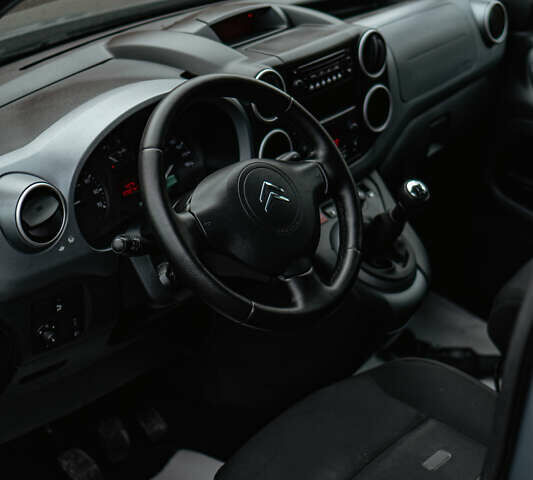 Ситроен Берлинго 2010 в Бурштыне на Automoto.ua Серый Ситроен Берлинго, объемом двигателя 1.6 л и пробегом 226 тыс. км за 7200 $, фото 20 на Automoto.ua