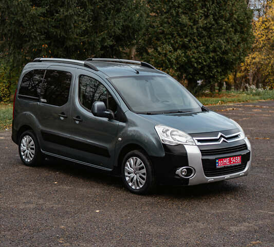 Ситроен Берлинго 2010 в Бурштыне на Automoto.ua Серый Ситроен Берлинго, объемом двигателя 1.6 л и пробегом 226 тыс. км за 7200 $, фото 2 на Automoto.ua