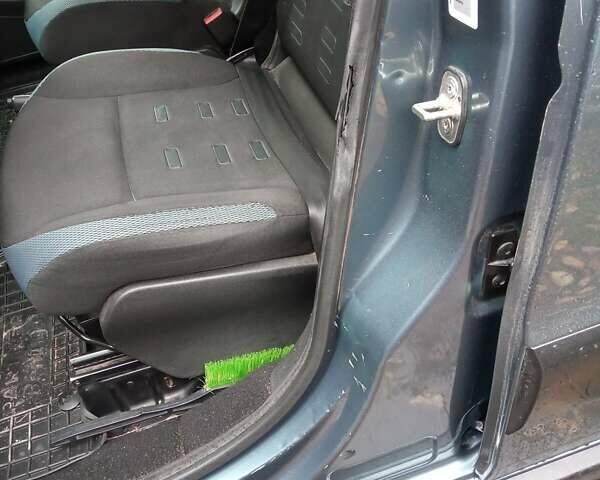 Ситроен Берлинго 2011 в Нежине на Automoto.ua Серый Ситроен Берлинго, объемом двигателя 1.6 л и пробегом 267 тыс. км за 8000 $, фото 13 на Automoto.ua