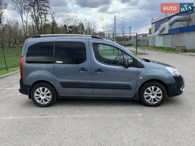 Серый Ситроен Берлинго, объемом двигателя 1.6 л и пробегом 250 тыс. км за 8000 $, фото 2 на Automoto.ua