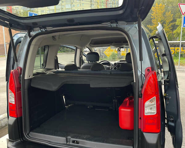 Серый Ситроен Берлинго, объемом двигателя 1.6 л и пробегом 103 тыс. км за 9900 $, фото 11 на Automoto.ua