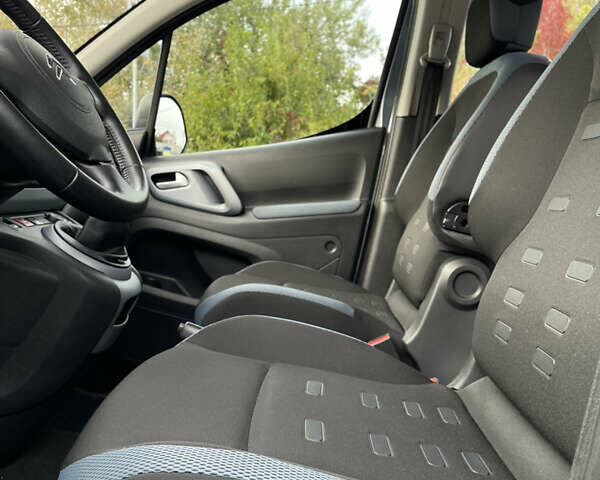 Серый Ситроен Берлинго, объемом двигателя 1.6 л и пробегом 103 тыс. км за 9900 $, фото 20 на Automoto.ua