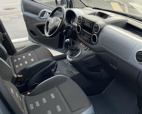 Серый Ситроен Берлинго, объемом двигателя 1.6 л и пробегом 103 тыс. км за 9900 $, фото 17 на Automoto.ua