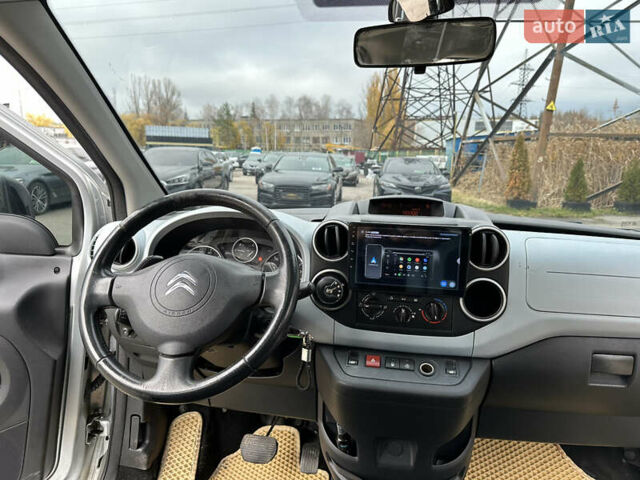 Серый Ситроен Берлинго, объемом двигателя 1.6 л и пробегом 227 тыс. км за 8700 $, фото 18 на Automoto.ua