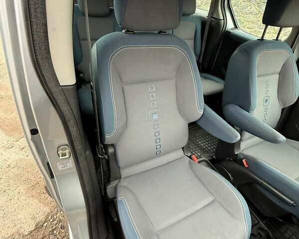 Серый Ситроен Берлинго, объемом двигателя 1.56 л и пробегом 172 тыс. км за 9400 $, фото 31 на Automoto.ua