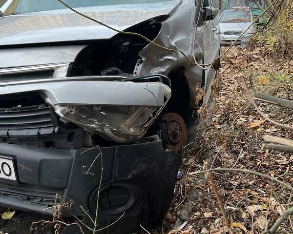 Сірий Сітроен Берлінго, об'ємом двигуна 1.56 л та пробігом 235 тис. км за 5000 $, фото 19 на Automoto.ua