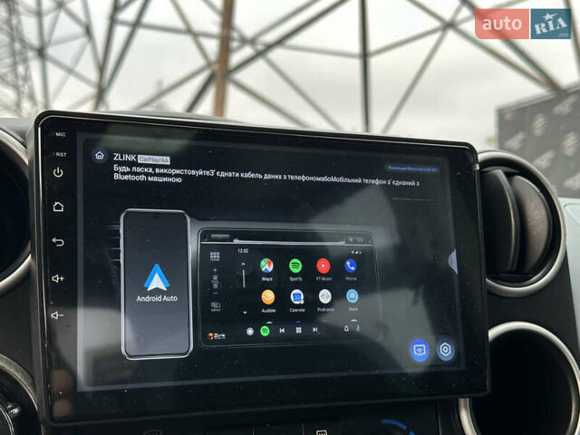 Серый Ситроен Берлинго, объемом двигателя 1.6 л и пробегом 227 тыс. км за 8700 $, фото 24 на Automoto.ua