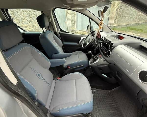 Серый Ситроен Берлинго, объемом двигателя 1.56 л и пробегом 172 тыс. км за 9400 $, фото 26 на Automoto.ua