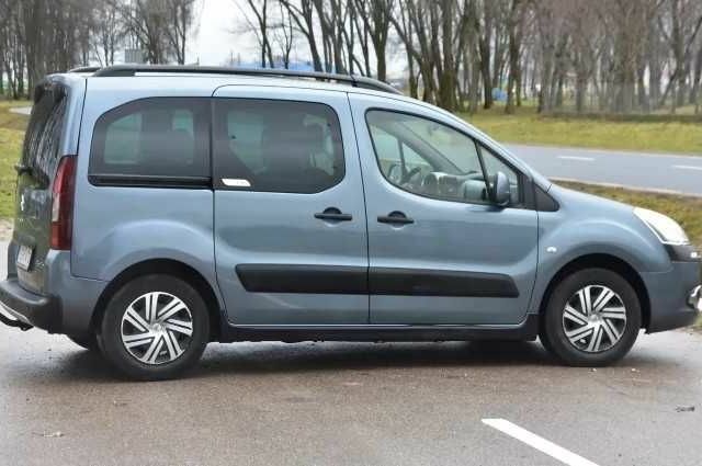 Серый Ситроен Берлинго, объемом двигателя 1.6 л и пробегом 206 тыс. км за 6300 $, фото 10 на Automoto.ua