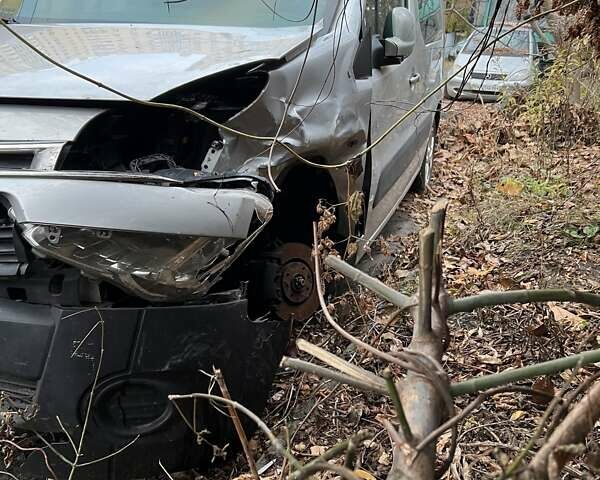 Сірий Сітроен Берлінго, об'ємом двигуна 1.56 л та пробігом 235 тис. км за 5000 $, фото 20 на Automoto.ua