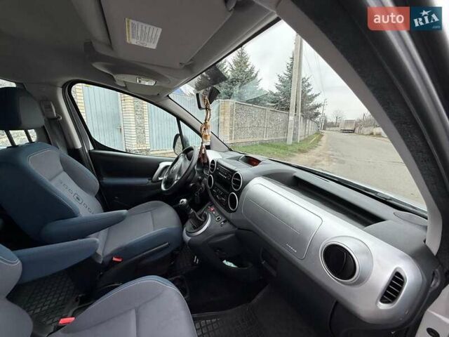 Серый Ситроен Берлинго, объемом двигателя 1.56 л и пробегом 172 тыс. км за 9400 $, фото 27 на Automoto.ua