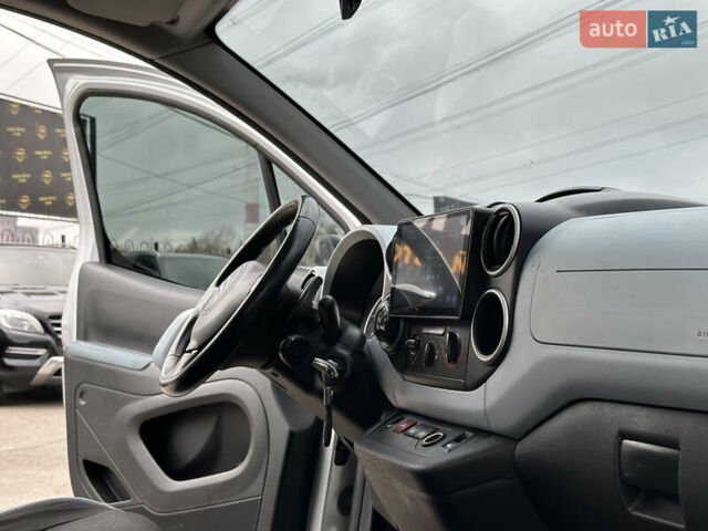 Серый Ситроен Берлинго, объемом двигателя 1.6 л и пробегом 227 тыс. км за 8700 $, фото 20 на Automoto.ua