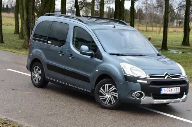 Серый Ситроен Берлинго, объемом двигателя 1.6 л и пробегом 206 тыс. км за 6300 $, фото 2 на Automoto.ua