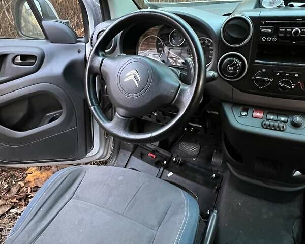 Сірий Сітроен Берлінго, об'ємом двигуна 1.56 л та пробігом 235 тис. км за 5000 $, фото 43 на Automoto.ua