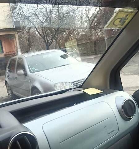 Серый Ситроен Берлинго, объемом двигателя 1.6 л и пробегом 264 тыс. км за 7600 $, фото 7 на Automoto.ua