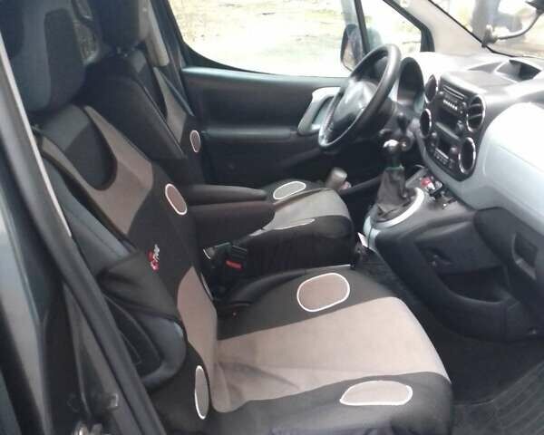 Серый Ситроен Берлинго, объемом двигателя 1.56 л и пробегом 260 тыс. км за 8000 $, фото 4 на Automoto.ua