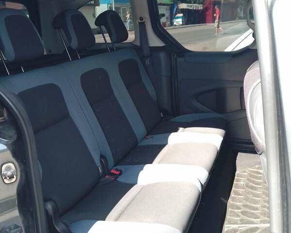 Серый Ситроен Берлинго, объемом двигателя 1.56 л и пробегом 260 тыс. км за 8000 $, фото 5 на Automoto.ua