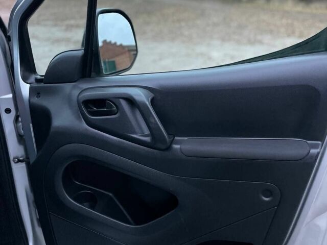 Серый Ситроен Берлинго, объемом двигателя 0 л и пробегом 213 тыс. км за 6700 $, фото 12 на Automoto.ua