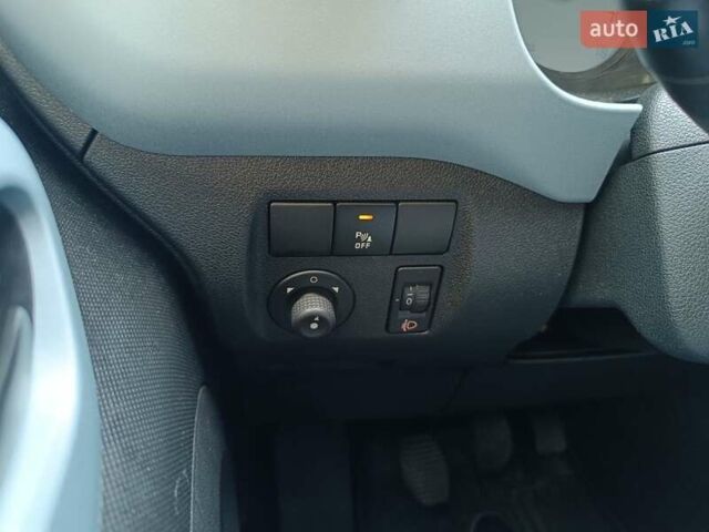 Серый Ситроен Берлинго, объемом двигателя 1.56 л и пробегом 206 тыс. км за 9250 $, фото 18 на Automoto.ua