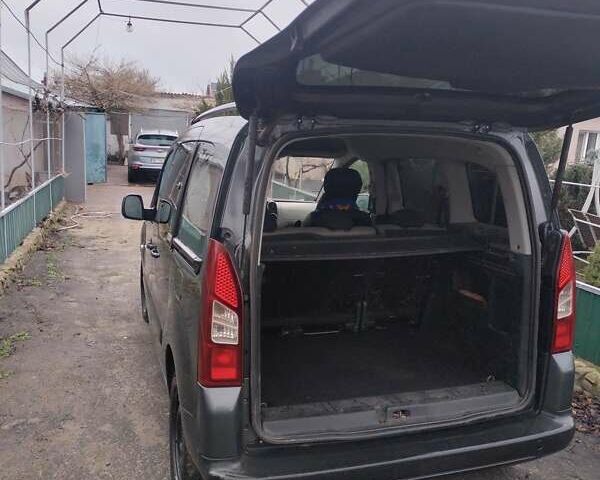 Серый Ситроен Берлинго, объемом двигателя 1.56 л и пробегом 181 тыс. км за 9000 $, фото 4 на Automoto.ua