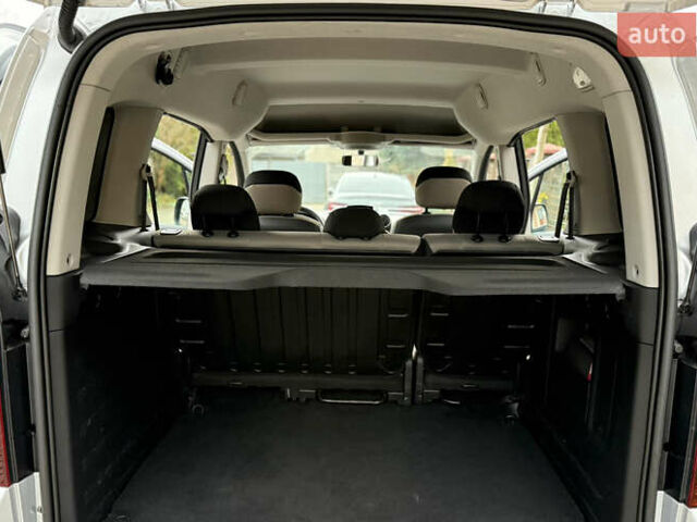 Серый Ситроен Берлинго, объемом двигателя 1.6 л и пробегом 175 тыс. км за 9700 $, фото 8 на Automoto.ua