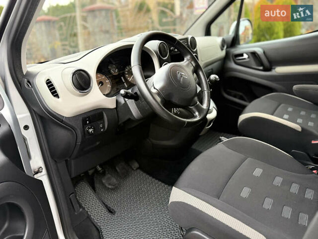 Серый Ситроен Берлинго, объемом двигателя 1.6 л и пробегом 175 тыс. км за 9700 $, фото 15 на Automoto.ua
