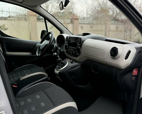 Серый Ситроен Берлинго, объемом двигателя 1.6 л и пробегом 175 тыс. км за 9700 $, фото 11 на Automoto.ua