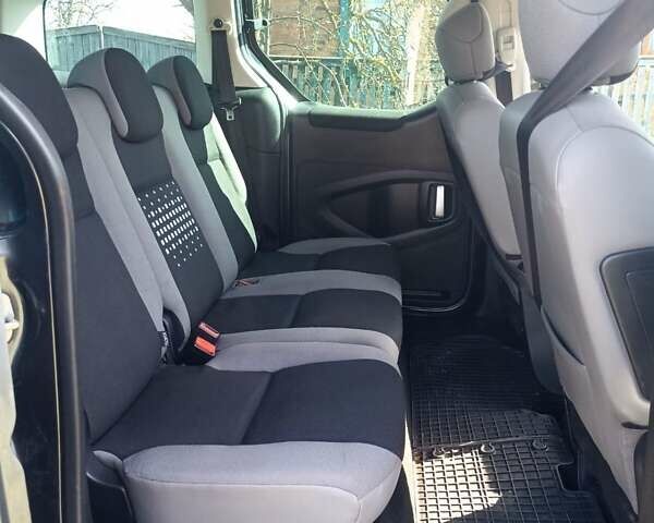 Серый Ситроен Берлинго, объемом двигателя 1.6 л и пробегом 225 тыс. км за 9600 $, фото 2 на Automoto.ua