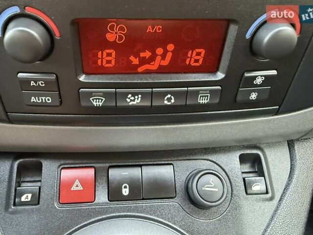 Серый Ситроен Берлинго, объемом двигателя 1.6 л и пробегом 153 тыс. км за 10950 $, фото 66 на Automoto.ua