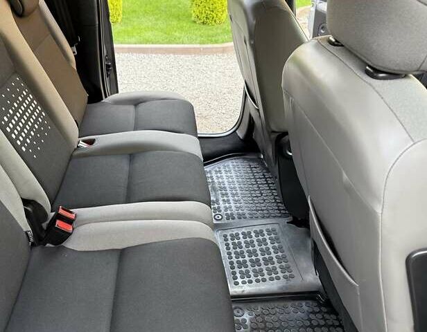 Серый Ситроен Берлинго, объемом двигателя 1.6 л и пробегом 153 тыс. км за 10950 $, фото 42 на Automoto.ua