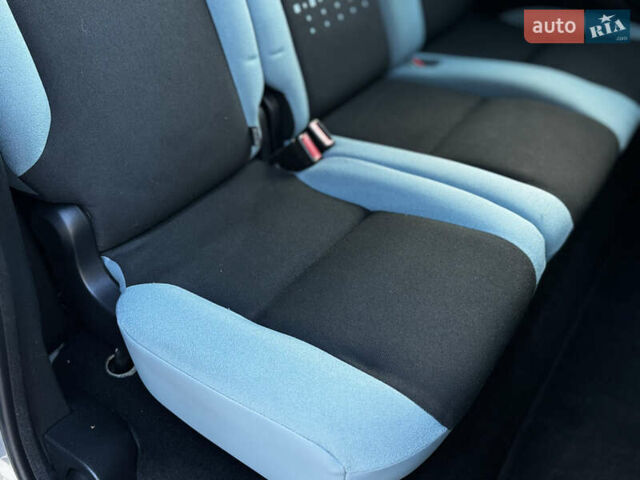 Серый Ситроен Берлинго, объемом двигателя 1.6 л и пробегом 206 тыс. км за 9700 $, фото 56 на Automoto.ua