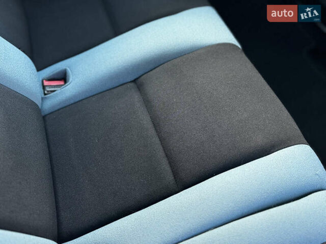 Серый Ситроен Берлинго, объемом двигателя 1.6 л и пробегом 206 тыс. км за 9700 $, фото 58 на Automoto.ua