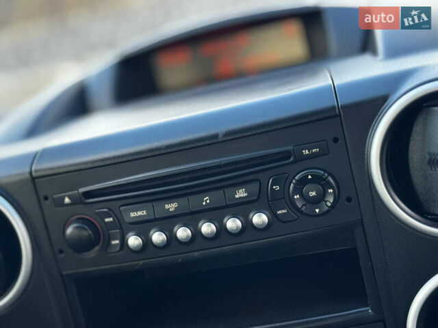 Серый Ситроен Берлинго, объемом двигателя 1.6 л и пробегом 206 тыс. км за 9700 $, фото 51 на Automoto.ua